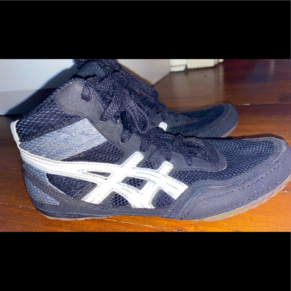 Size 5 Asics Wrestling/boxing shoes